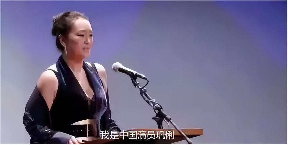 鞏俐陪馬克龍訪華，多重身份引發網友熱議，她身上的秘密藏不住了(圖16)