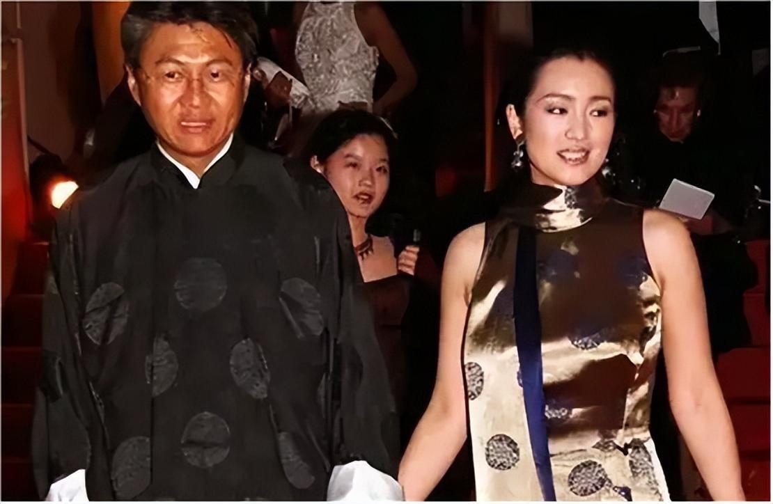 鞏俐陪馬克龍訪華，多重身份引發網友熱議，她身上的秘密藏不住了(圖17)