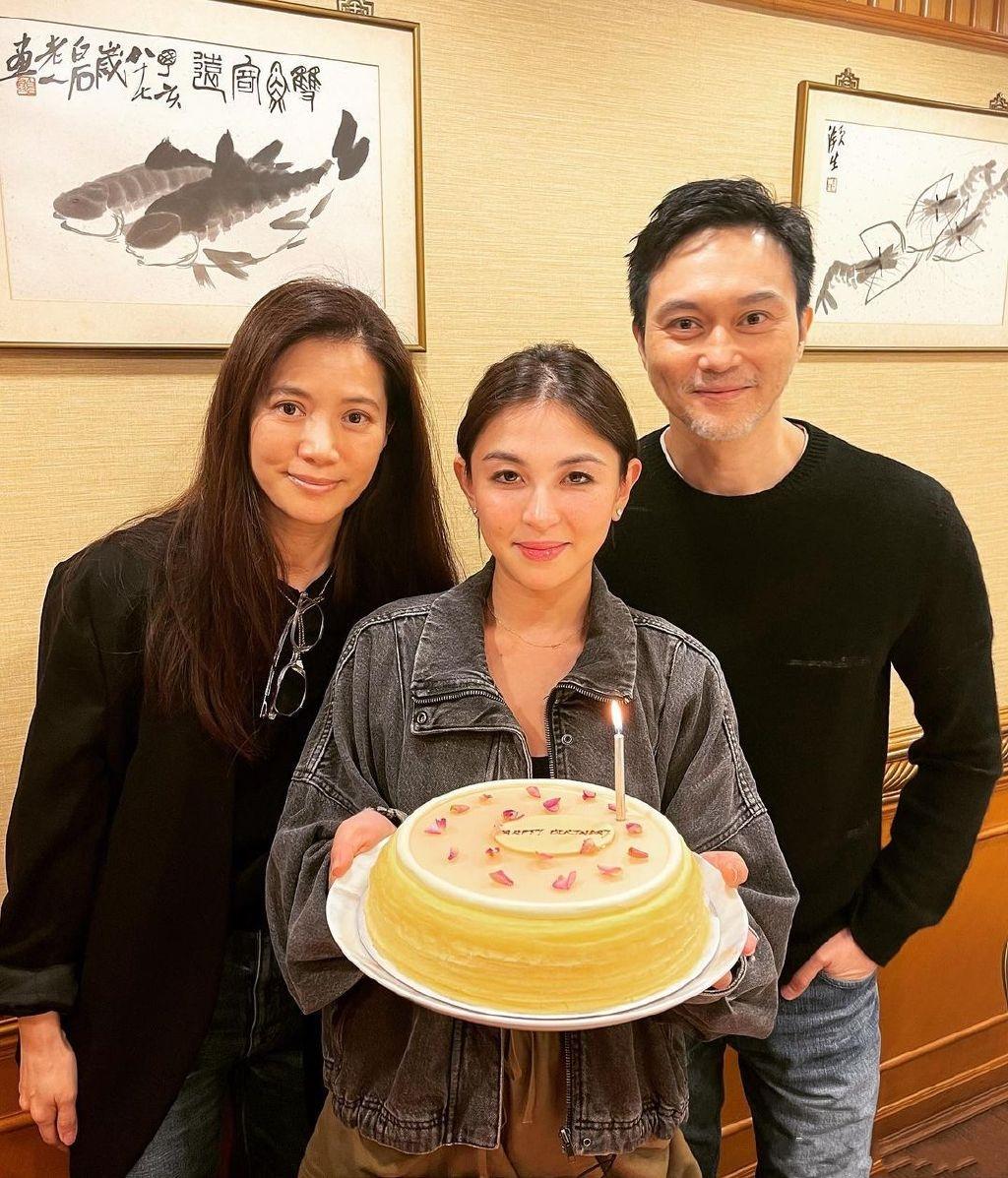 上山詩鈉女兒慶生,袁詠儀夫婦出鏡,張智霖胡子全白略顯蒼老(圖1)