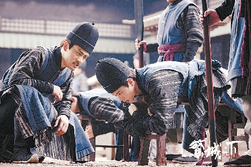 《繁城之下》講述小人物命運抉擇