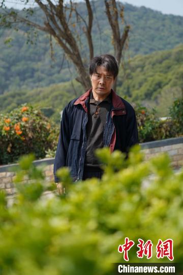 對話劇版《三大隊》創(chuàng)作團隊：拍出“案”中的暗與光(圖2)