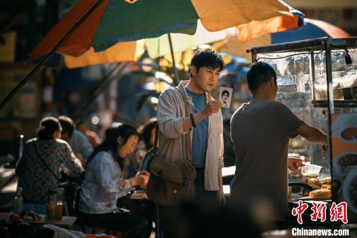 對話劇版《三大隊》創(chuàng)作團隊：拍出“案”中的暗與光(圖1)