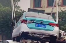尾號6666出租車溜車墜河 因數字巧合 網評：建議無償轉讓給我