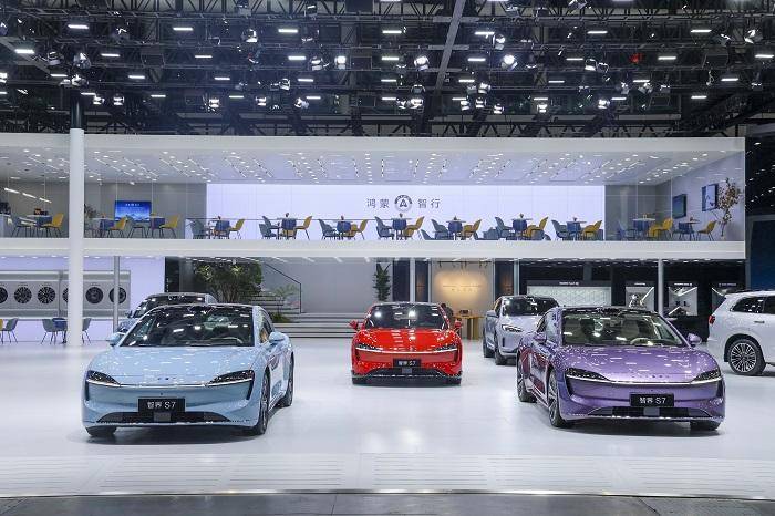 智界品牌閃耀2024廣州車展 引領智能出行新風潮(圖3)