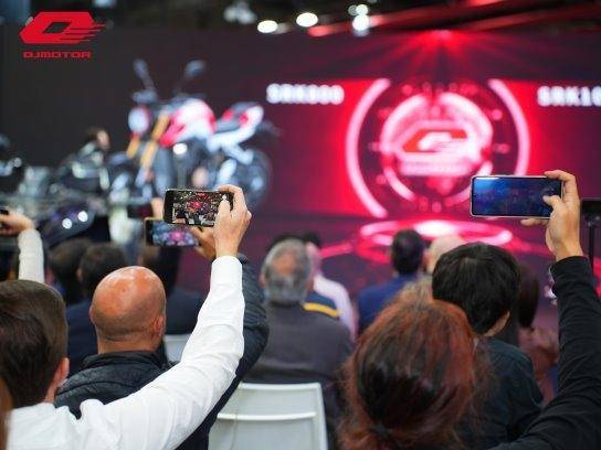 QJMOTOR米蘭展大放異彩，賽1000&追1000，炸街新霸主來襲！(圖1)
